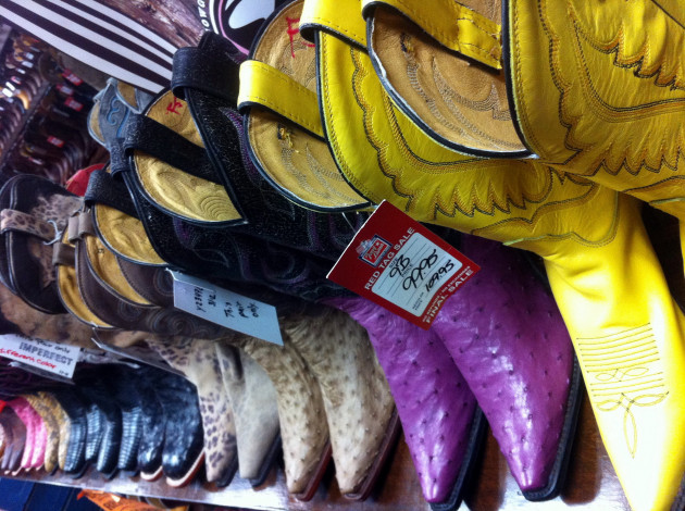 Обои картинки фото разное, одежда,  обувь,  текстиль,  экипировка, ковбойские, сапожки