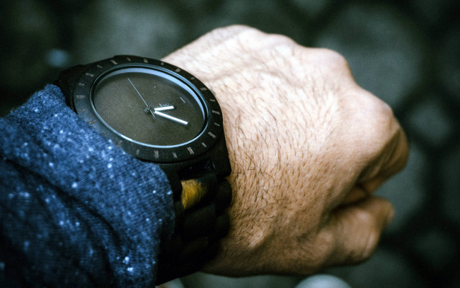 Обои картинки фото разное, руки, часы