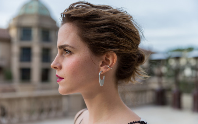 Обои картинки фото девушки, emma watson, серьги, профиль, лицо, актриса