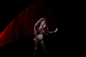 Картинка eleni+foureira музыка -другое eleni foureira певица костюм микрофон