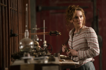 Картинка the+nevers++ сериал+2021+–+ кино+фильмы -unknown+ другое невероятные фантастика фэнтези боевик триллер драма энн скелли penance adair сериал