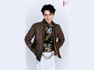 Картинка мужчины wang+zhuocheng актер куртка цепь ключ