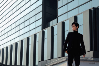 Картинка мужчины xiao+zhan актер костюм здание