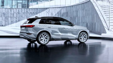 обоя audi q6 e-tron prototype show car suv, автомобили, audi, серебристый, здание