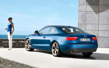 Картинка audi+a5 автомобили -авто+с+девушками ауди синий девушка здание море