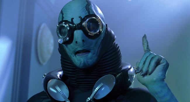 Обои картинки фото кино фильмы, hellboy 2,  the golden army, персонаж, очки, жест