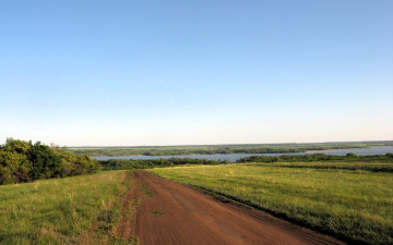 Картинка природа дороги небо река луга деревья дорога