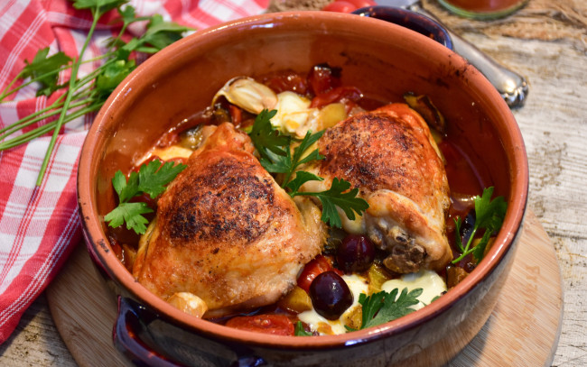 Обои картинки фото еда, мясные блюда, петрушка, куриные, голени, овощи