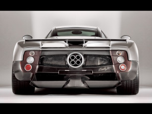 Картинка автомобили pagani