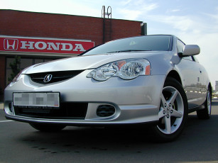 Картинка автомобили выставки уличные фото