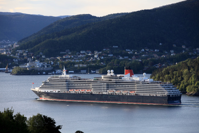 Обои картинки фото корабли, лайнеры, пейзаж, вода, круиз