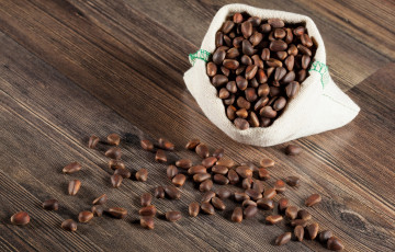 Картинка еда орехи каштаны орешки кедровые мешочек стол