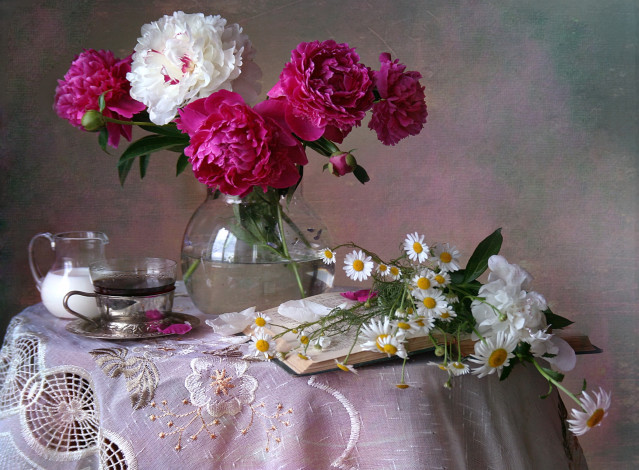 Обои картинки фото цветы, разные вместе, ромашки, пионы