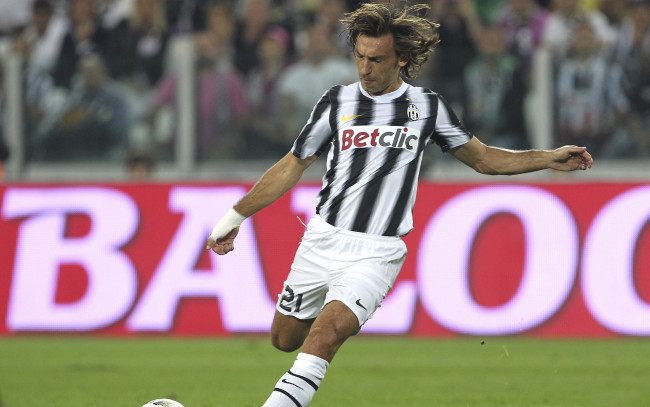 Обои картинки фото спорт, футбол, игрок, мяч