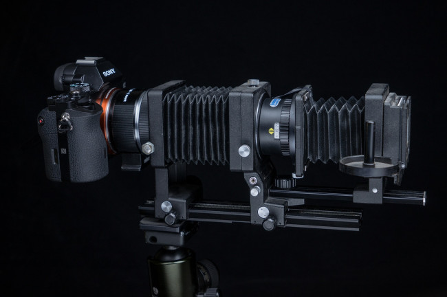 Обои картинки фото бренды, sony, фотокамера, объектив, штатив