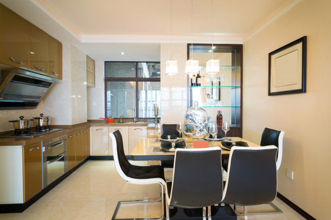 Обои картинки фото интерьер, кухня, плита, дизайн, мебель, лампа, стулья, стол