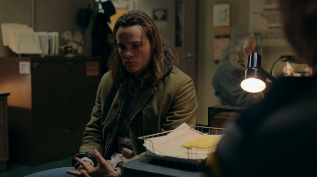 Обои картинки фото кино фильмы, things heard & seen, парень, полиция