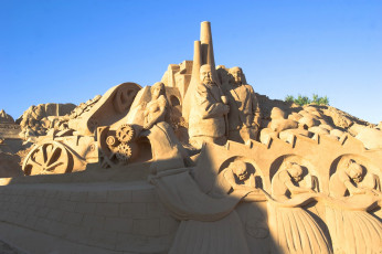 Картинка разное фигуры из песка льда снега скульптуры