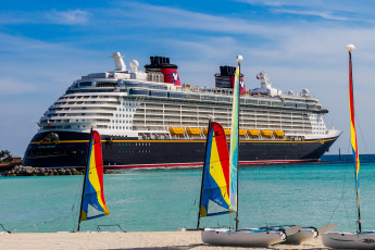 Картинка корабли разные+вместе круиз лайнер тропики океан