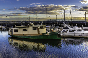 Картинка boat+in+a+seattle+marina корабли порты+ +причалы суда причалы гавань порт