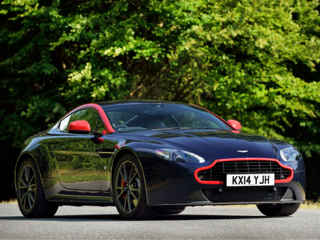Обои картинки фото автомобили, aston martin, uk-spec, n430, vantage, aston, martin, v8, 2014г, темный