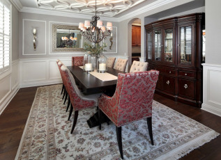 Картинка интерьер столовая люстра ковер свечи шкаф стулья стол