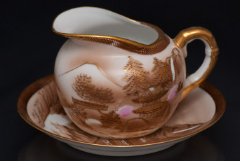 Картинка разное посуда +столовые+приборы +кухонная+утварь блюдце молочник