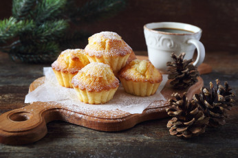 Картинка еда пирожные +кексы +печенье ёлка шишки кексы рождество пудра ель доски новый год выпечка чашка праздник ветки