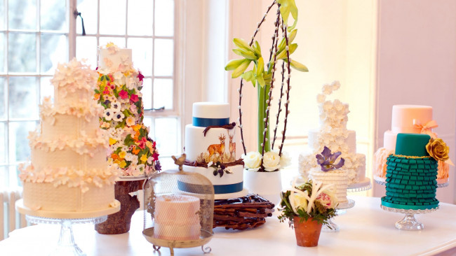 Обои картинки фото еда, торты, многоярусные, много