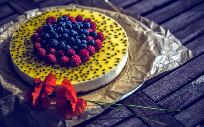 Обои картинки фото еда, пироги, черника, малина, мак