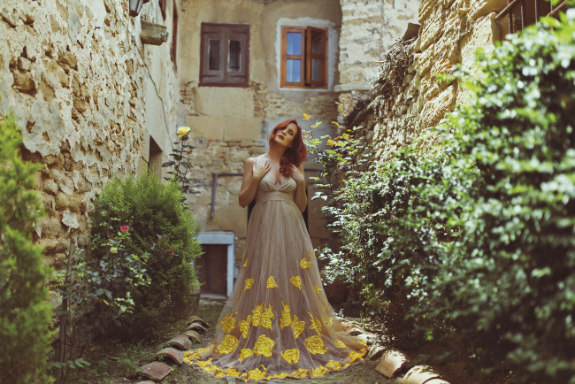 Обои картинки фото девушки, -unsort , рыжеволосые и другие, платье, девушка, лицо, стиль