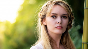 Картинка девушки carla+monaco портрет