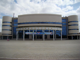 Картинка города здания дома здание облака