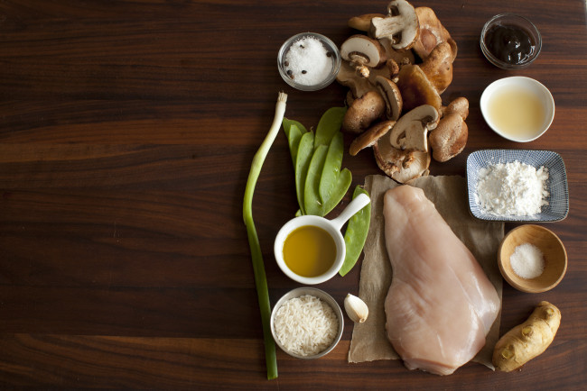 Обои картинки фото еда, разное, имбирь, горох, грибы, мясо, ингредиенты