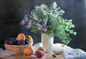 Картинка еда персики +сливы +абрикосы сливы астры абрикос