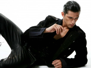 Картинка sean+opry мужчины пальто блестки модель парень брюки