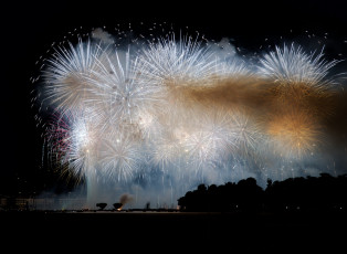 Картинка разное салюты +фейерверки фейерверк ночь