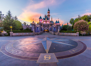 Картинка compass+rose+sunset города диснейленд компас площадь замок