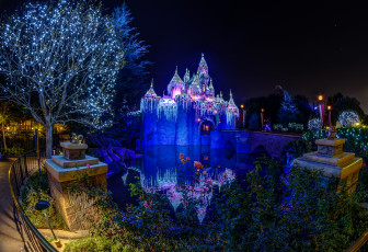 Картинка города диснейленд замок парк ночь