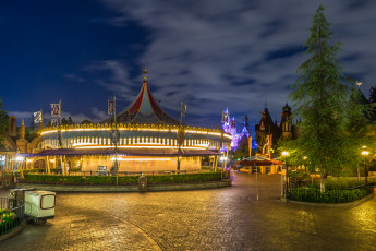 Картинка last+spin+around+the+kingdom города диснейленд огни здания парк ночь