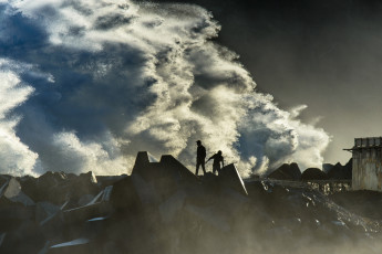 Картинка природа стихия люди волна