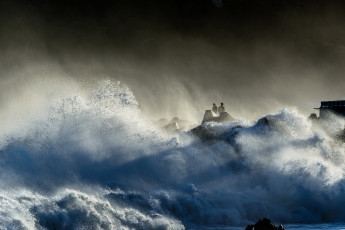 Картинка природа стихия люди волна