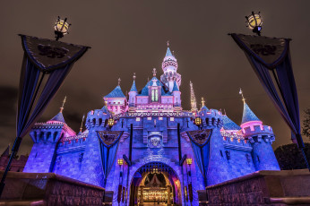 Картинка города диснейленд парк ночь