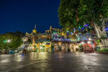 Картинка late+night+in+new+orleans города диснейленд огни здания парк ночь