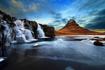 Картинка природа водопады небо водопад скалы вулкан гора kirkjufell исландия
