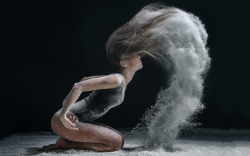 Картинка девушки -unsort+ брюнетки +шатенки девушка волосы пыль взмах