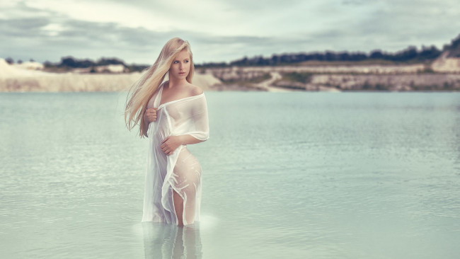 Обои картинки фото девушки, celina berthelsen, tonny, jorgensen, nathan, photography, girl, celina, berthelsen, девушка, блондинка, мокрая, тело, озеро