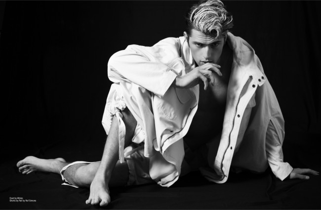 Обои картинки фото sean opry, мужчины, черно-белая, парень, куртка