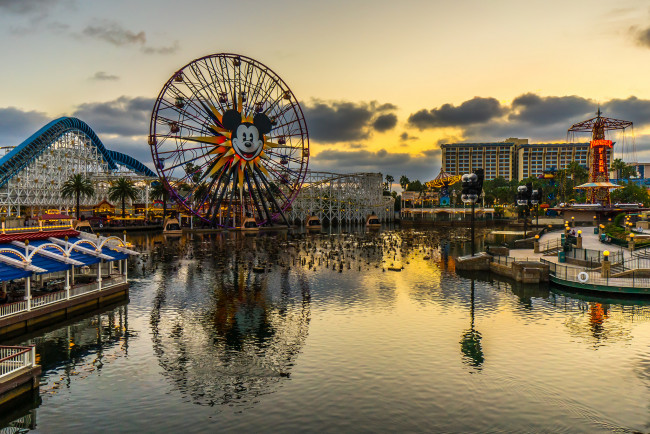 Обои картинки фото california sunset, города, диснейленд, аттракционы, парк