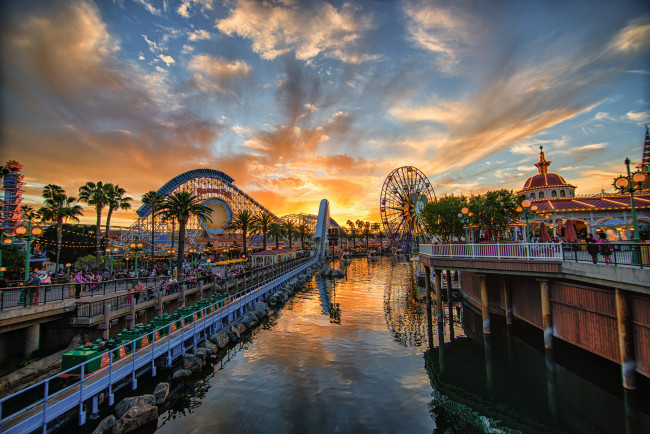 Обои картинки фото города, диснейленд, парк, ночь, развлечения